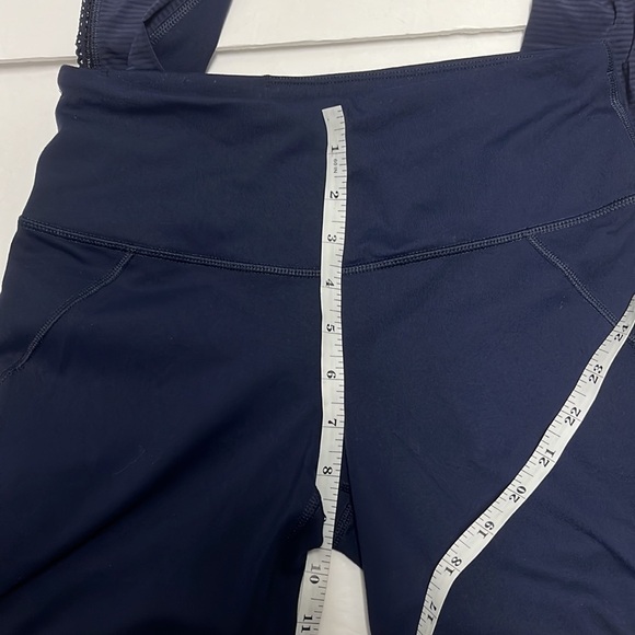 Victoria Secret Leggings with mesh side panel - Picture 6 of 8